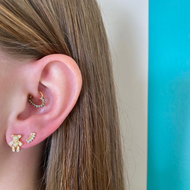 Brinco Mini Ear Cuff Coroa com Zircônias Cristal Ouro